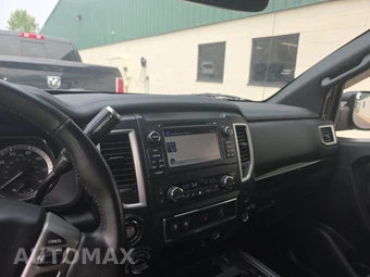 2018 Nissan TITAN SV Crew Cab Short Bed - miniatura 11