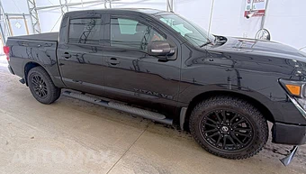2018 Nissan TITAN SV Crew Cab Short Bed - miniatura 3