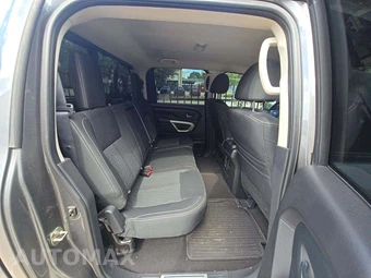 2018 Nissan TITAN SV Crew Cab Short Bed - miniatura 16