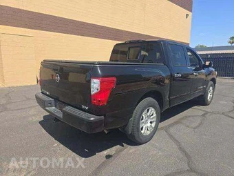 2018 Nissan TITAN SV Crew Cab Short Bed - miniatura 3