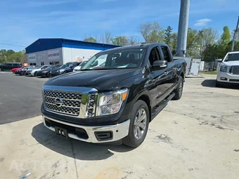 2018 Nissan TITAN SV Crew Cab Short Bed