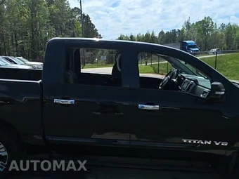 2018 Nissan TITAN SV Crew Cab Short Bed - miniatura 5
