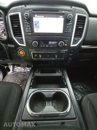 2018 Nissan TITAN SV Crew Cab Short Bed - miniatura 11