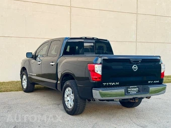 2018 Nissan TITAN SV Crew Cab Short Bed - miniatura 10