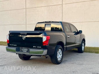 2018 Nissan TITAN SV Crew Cab Short Bed - miniatura 11