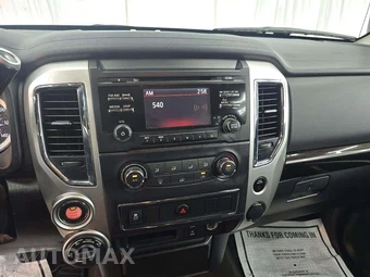 2018 Nissan TITAN SV Crew Cab Short Bed - miniatura 10