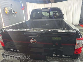 2018 Nissan TITAN SV Crew Cab Short Bed - miniatura 25