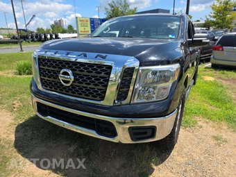 2018 Nissan TITAN SV Crew Cab Short Bed