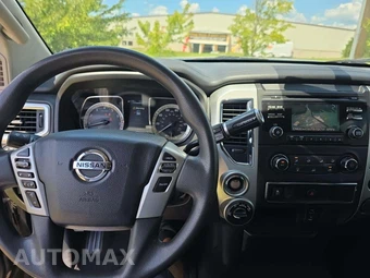 2018 Nissan TITAN SV Crew Cab Short Bed - miniatura 10