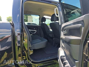 2018 Nissan TITAN SV Crew Cab Short Bed - miniatura 16