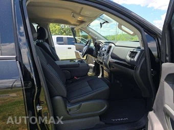 2018 Nissan TITAN SV Crew Cab Short Bed - miniatura 18