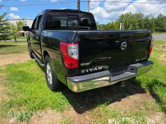 2018 Nissan TITAN SV Crew Cab Short Bed - miniatura 2