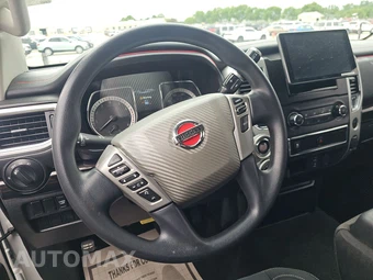 2018 Nissan TITAN SV Crew Cab Short Bed - miniatura 10