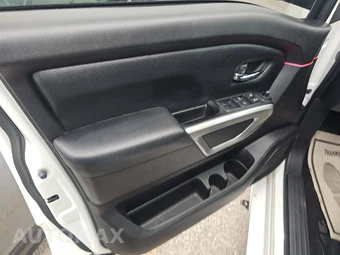 2018 Nissan TITAN SV Crew Cab Short Bed - miniatura 9