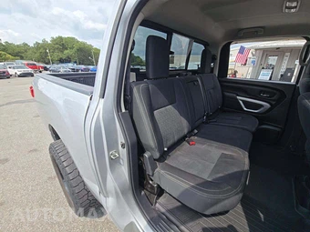 2018 Nissan TITAN SV Crew Cab Short Bed - miniatura 16