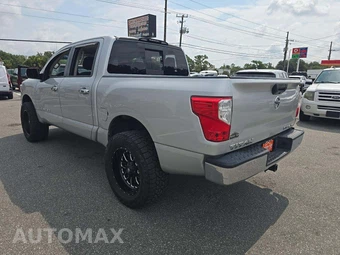 2018 Nissan TITAN SV Crew Cab Short Bed - miniatura 2