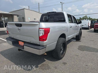 2018 Nissan TITAN SV Crew Cab Short Bed - miniatura 3