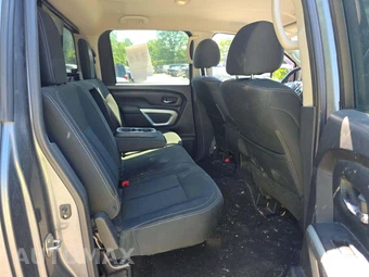 2018 Nissan TITAN SV Crew Cab Short Bed - miniatura 16