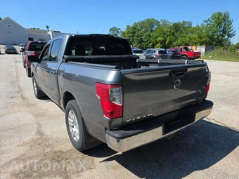 2018 Nissan TITAN SV Crew Cab Short Bed - miniatura 2