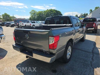 2018 Nissan TITAN SV Crew Cab Short Bed - miniatura 3