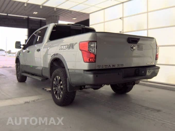 2018 Nissan TITAN XD PRO-4X Crew Cab Medium Bed - miniatura 6