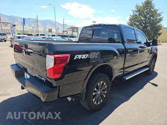 2018 Nissan TITAN XD PRO-4X Crew Cab Medium Bed - miniatura 3