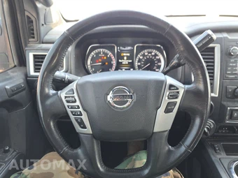 2018 Nissan TITAN XD SL Crew Cab Medium Bed - miniatura 10