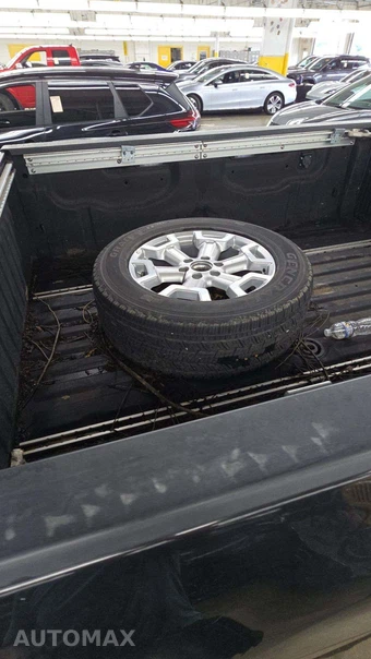 2018 Nissan TITAN XD SL Crew Cab Medium Bed - miniatura 17