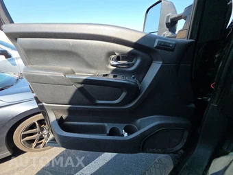 2018 Nissan TITAN XD SL Crew Cab Medium Bed - miniatura 9