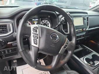 2018 Nissan TITAN XD SL Crew Cab Medium Bed - miniatura 10