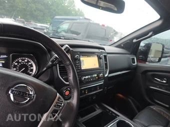 2018 Nissan TITAN XD SL Crew Cab Medium Bed - miniatura 11