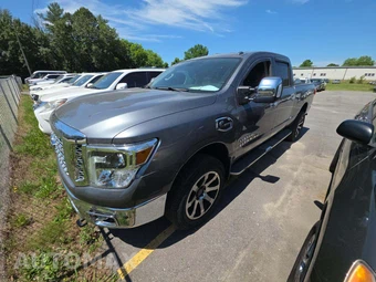 2018 Nissan TITAN XD SL Crew Cab Medium Bed