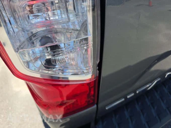 2018 Nissan TITAN XD SL Crew Cab Medium Bed - miniatura 25