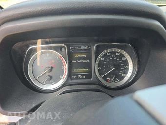 2018 Nissan TITAN XD SL Crew Cab Medium Bed - miniatura 9