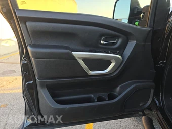 2018 Nissan TITAN XD SV Crew Cab Medium Bed - miniatura 9