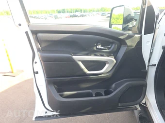 2018 Nissan TITAN XD SV Crew Cab Medium Bed - miniatura 9