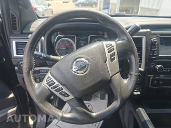 2018 Nissan TITAN XD SV Crew Cab Medium Bed - miniatura 10
