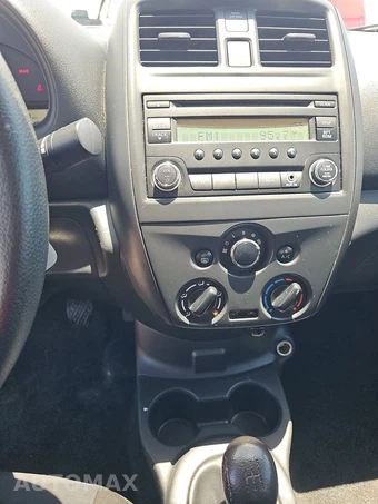 2018 Nissan Versa Sedan S – miniatura 11