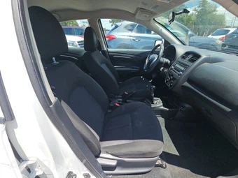 2018 Nissan Versa Sedan S – miniatura 8