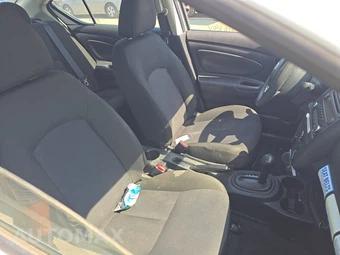 2018 Nissan Versa Sedan S Plus - miniatura 8