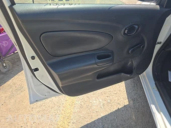 2018 Nissan Versa Sedan S Plus - miniatura 9