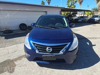 2018 Nissan Versa Sedan SV – miniatura 2