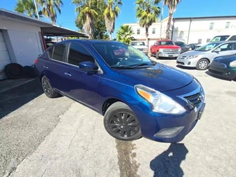 2018 Nissan Versa Sedan SV – miniatura 3