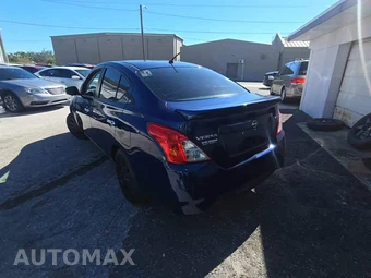 2018 Nissan Versa Sedan SV – miniatura 6