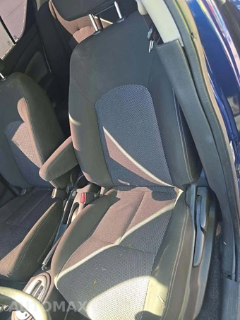 2018 Nissan Versa Sedan SV – miniatura 7