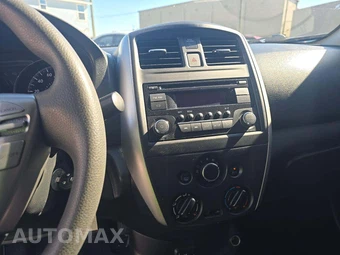 2018 Nissan Versa Sedan SV – miniatura 8