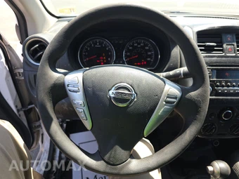 2018 Nissan Versa Sedan SV – miniatura 10