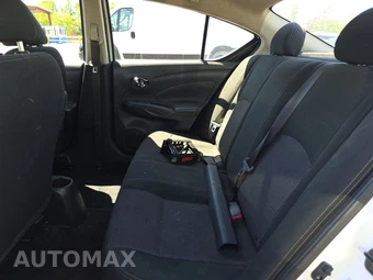 2018 Nissan Versa Sedan SV – miniatura 13