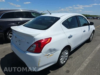 2018 Nissan Versa Sedan SV – miniatura 4