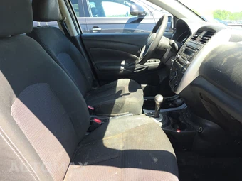 2018 Nissan Versa Sedan SV – miniatura 8